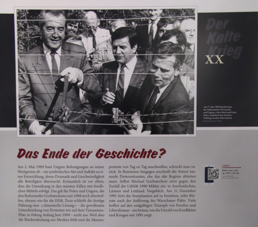 Mock und Horn, die Außenminister Österreichs und Ungarns durschneiden 1989 den Eisernen Vorhang